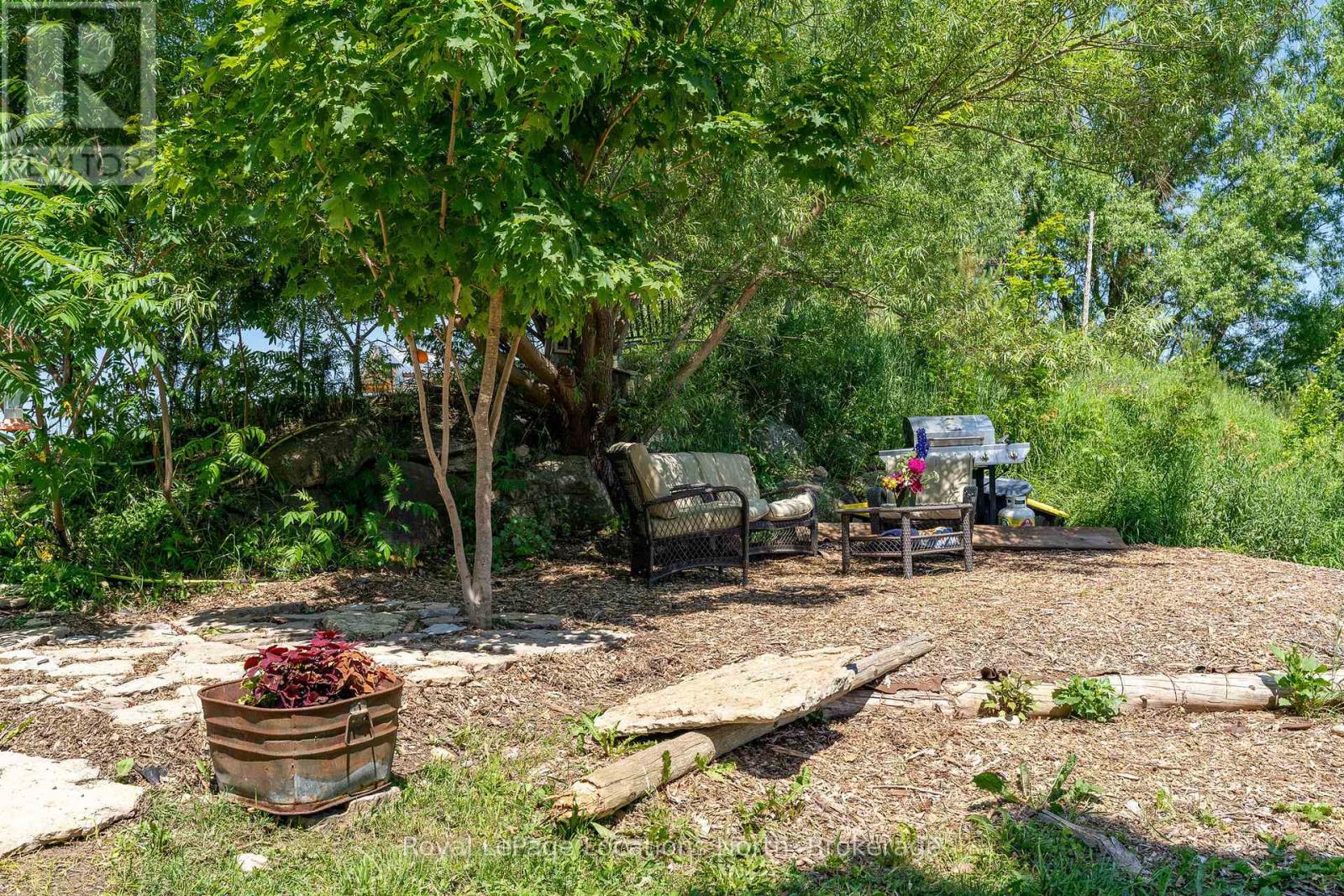 138237 GREY ROAD 112