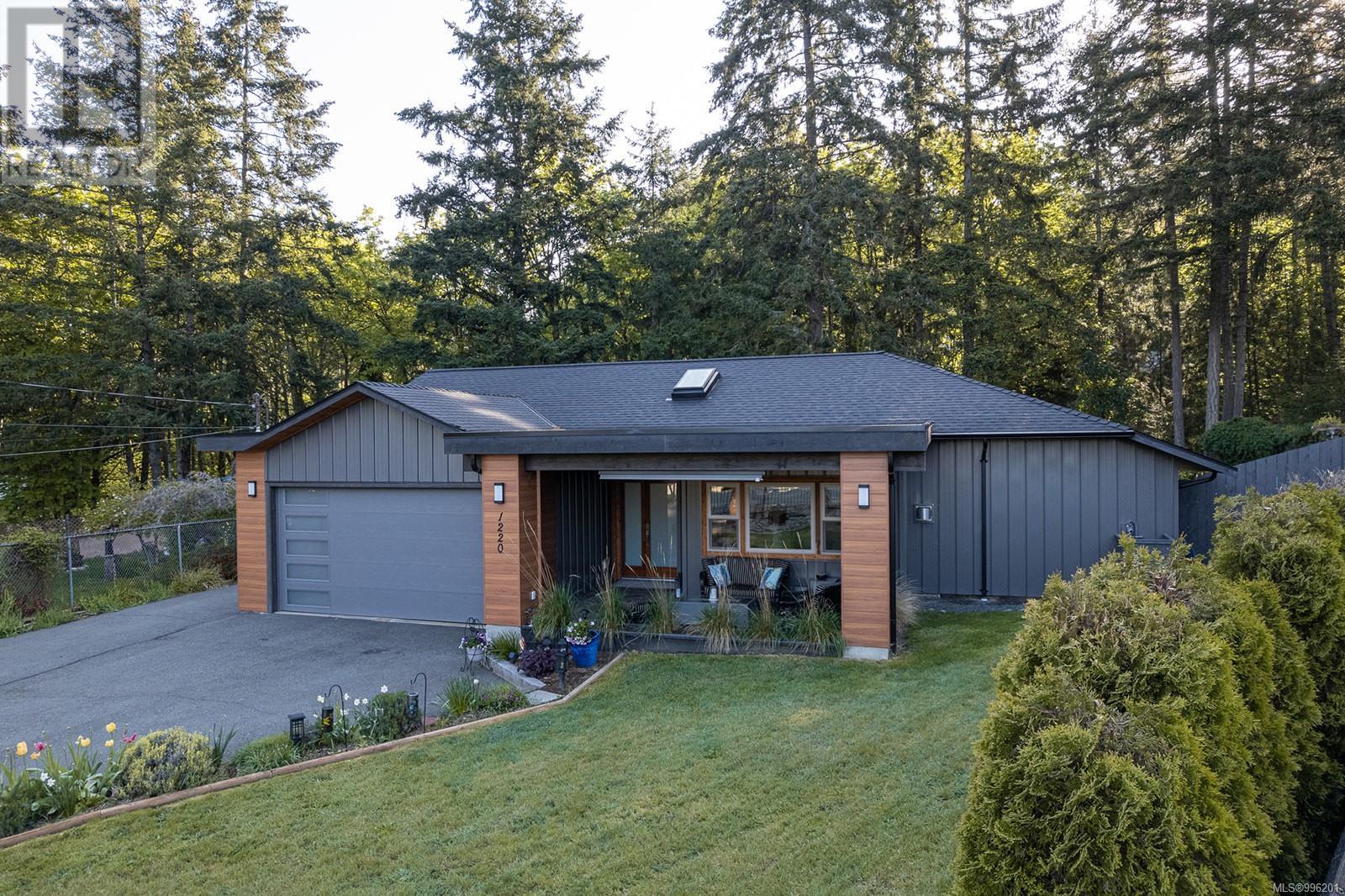 1220 Margaret Pl