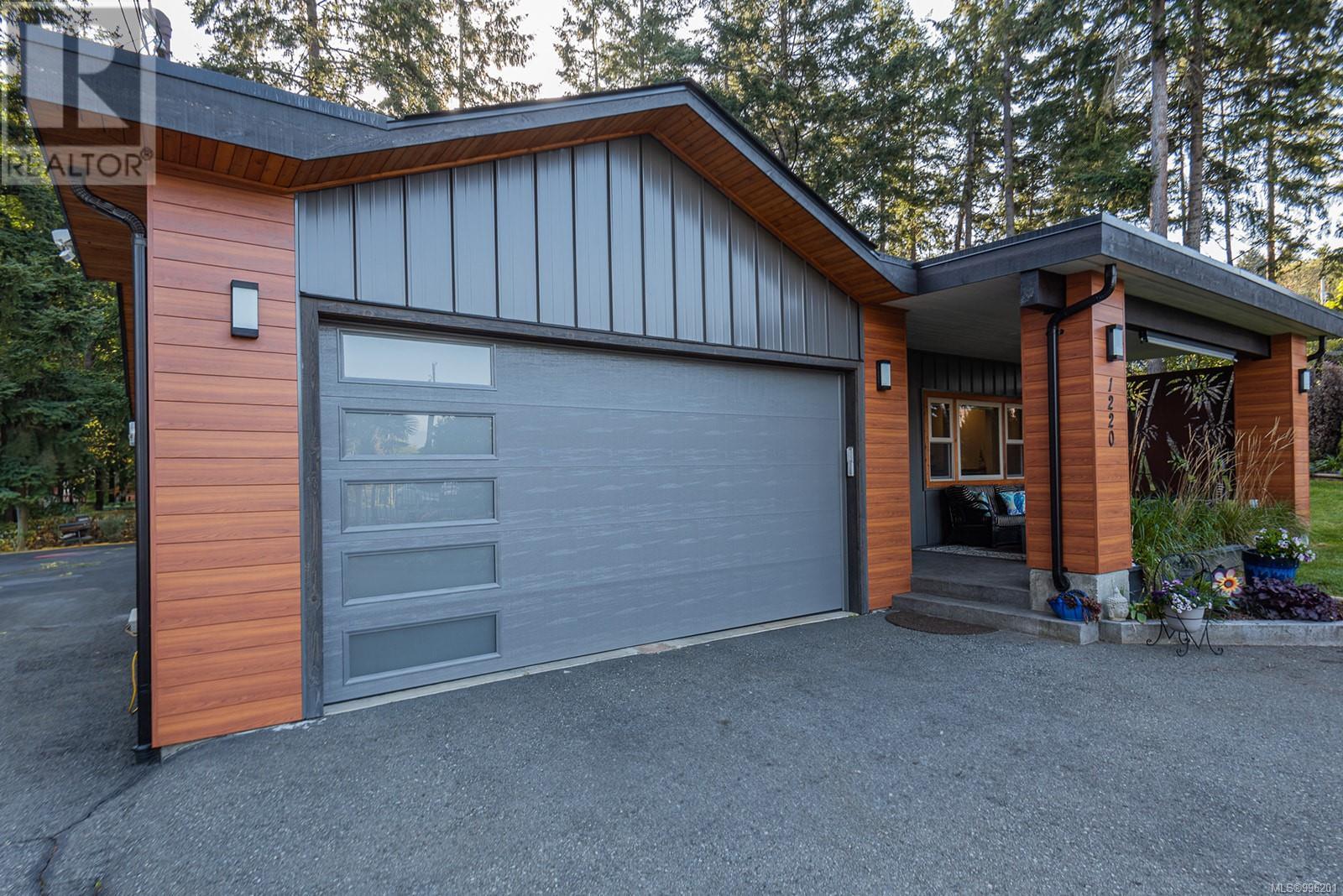 1220 Margaret Pl