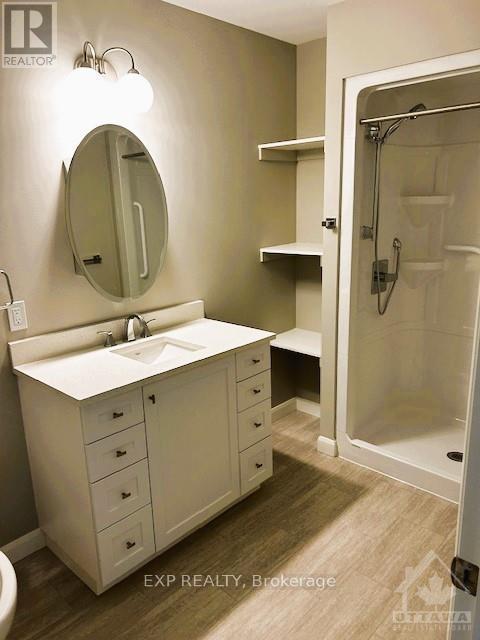 226 - 31 ERIC DEVLIN LANE