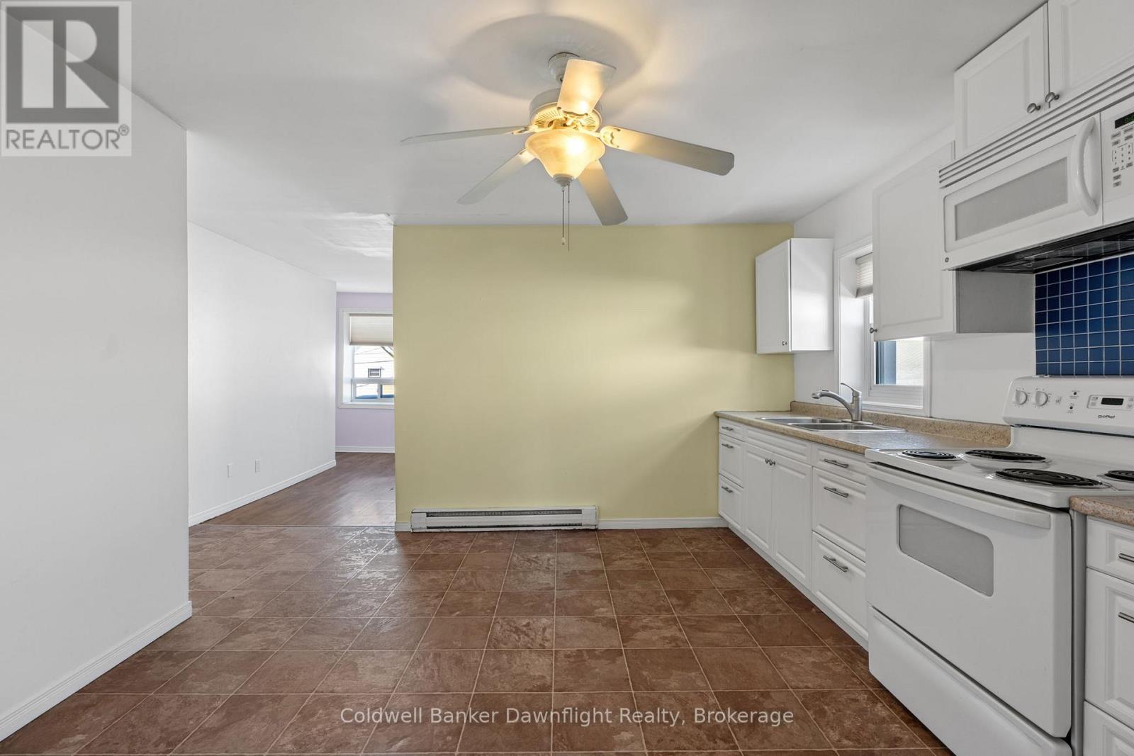 3 - 3-437 MAIN STREET