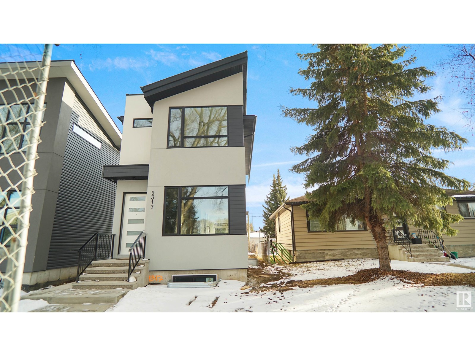 9317 70 AV NW