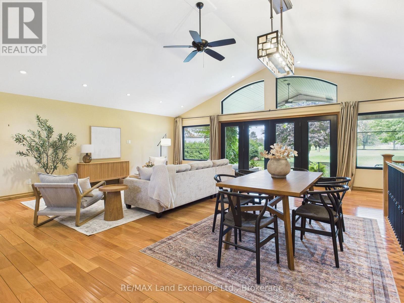 203 CAMPBELL CRESCENT