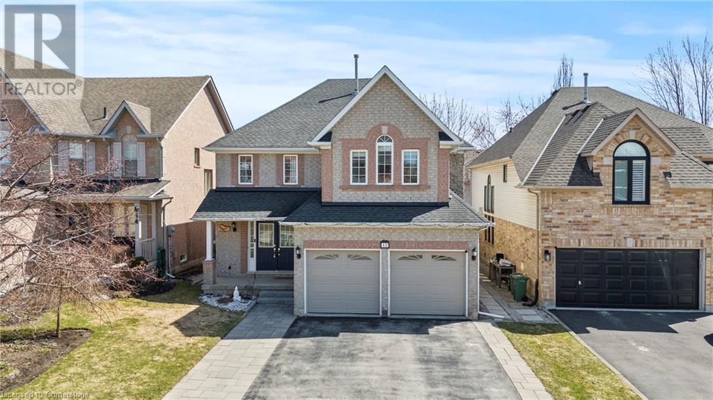 12 STRATHROY Crescent