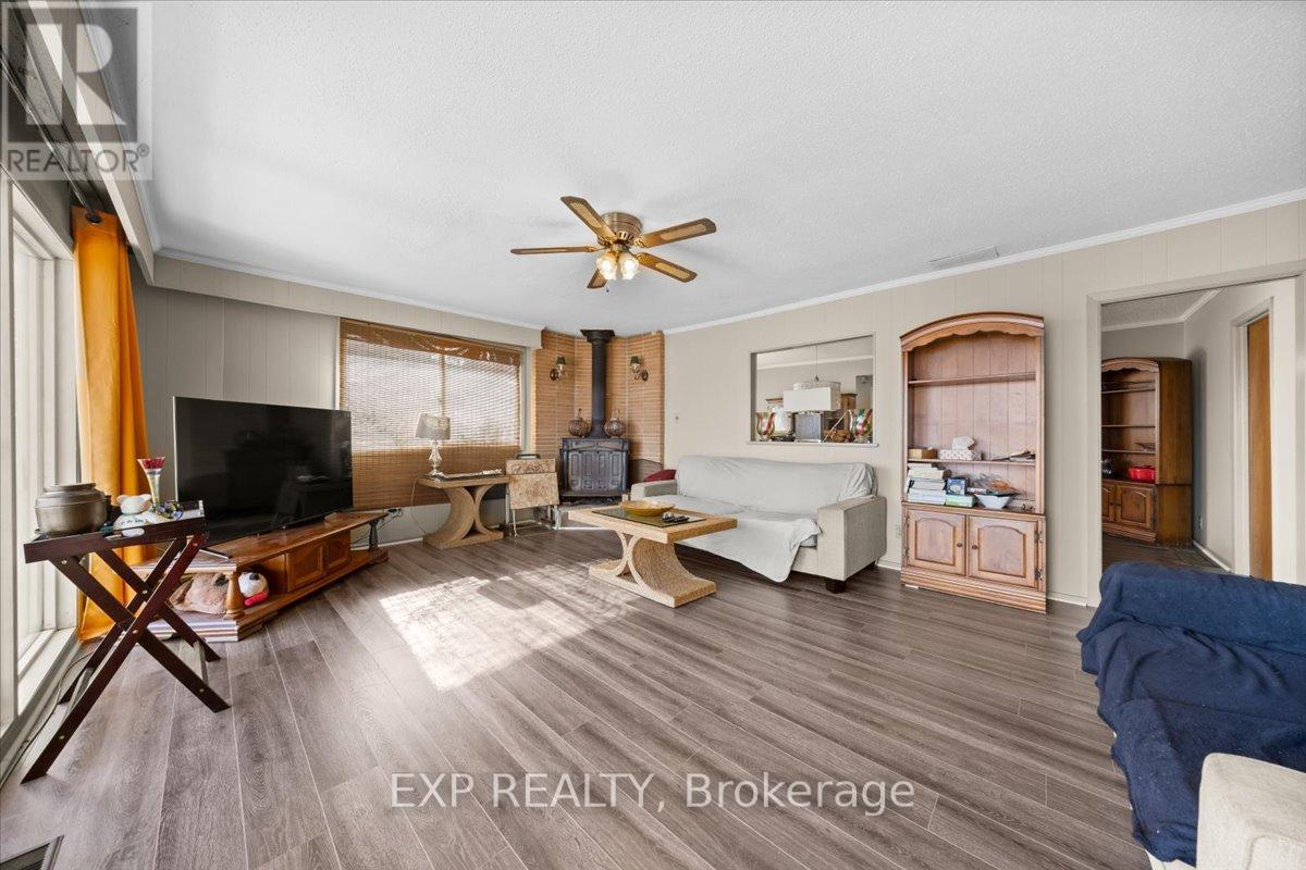 488 BAYVIEW DRIVE