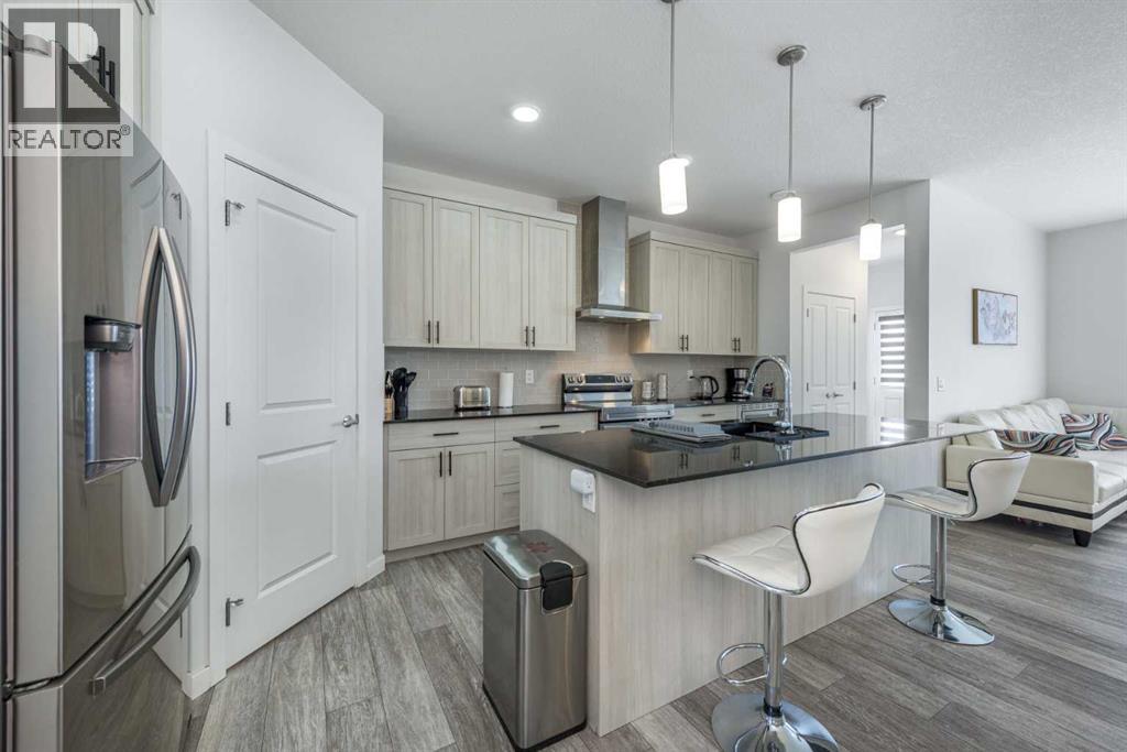 335 Livingston View NW