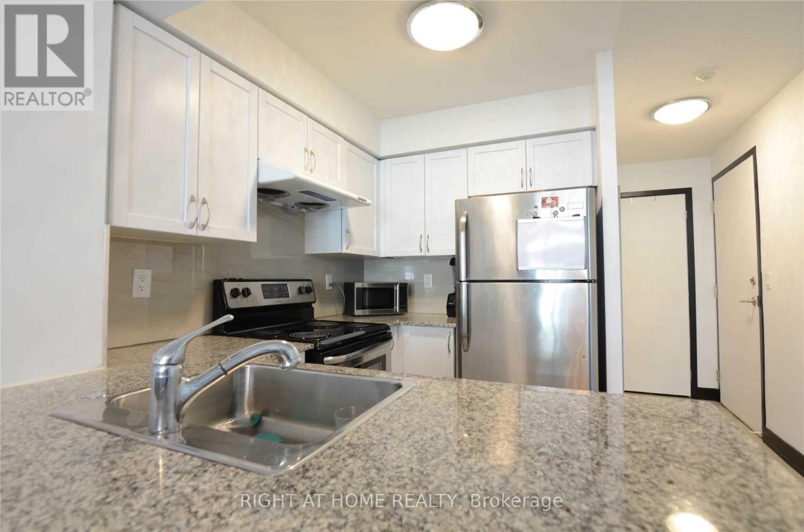 1016 - 812 LANSDOWNE AVENUE