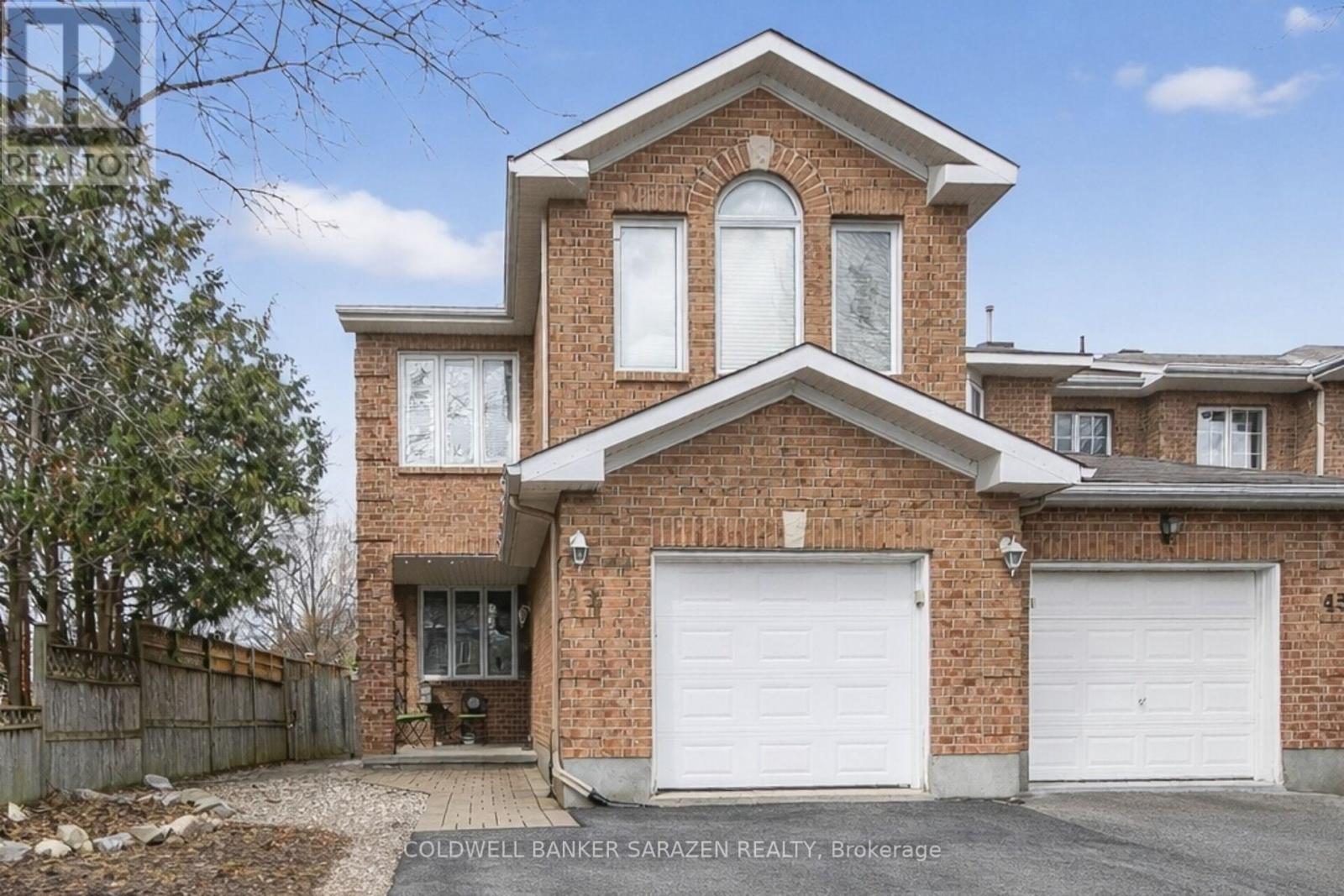 43 DAVENTRY CRESCENT