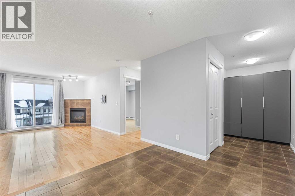 4313, 31 Country Village Manor NE