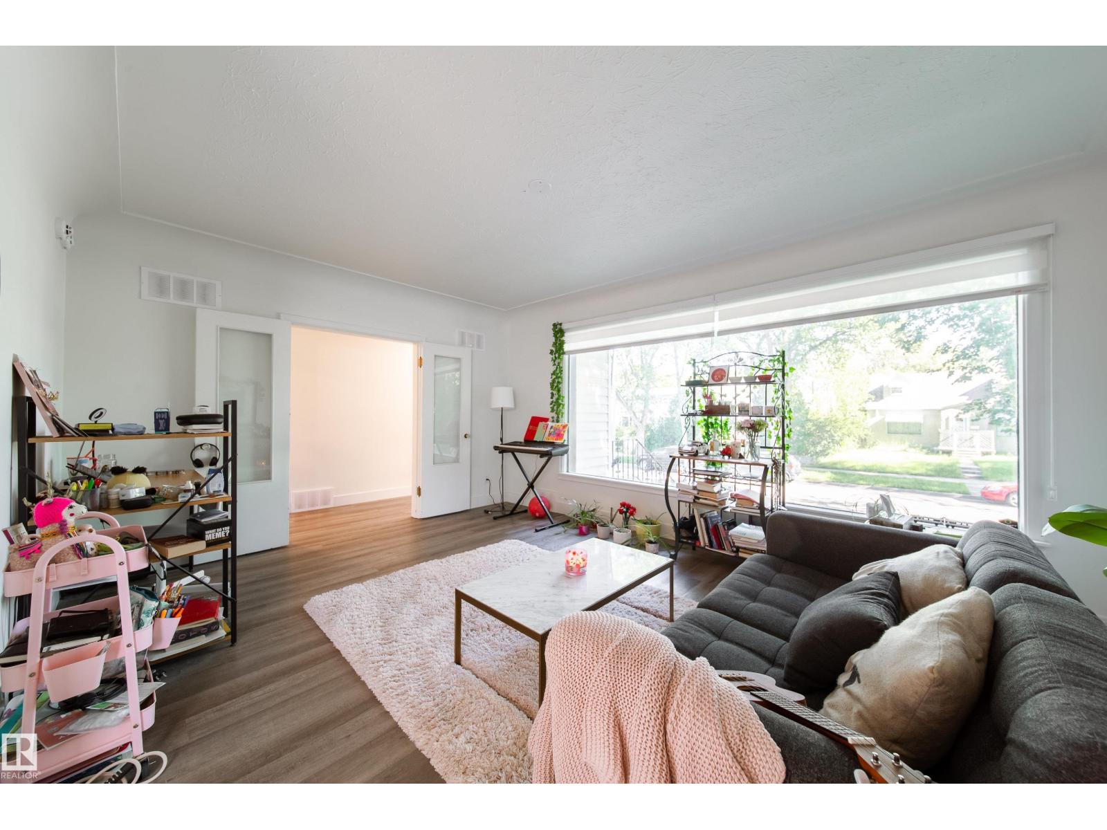 10671 63 AV NW