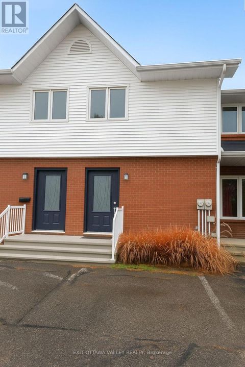 3 - 10 CHARLES STREET Arnprior ON K7S1A7