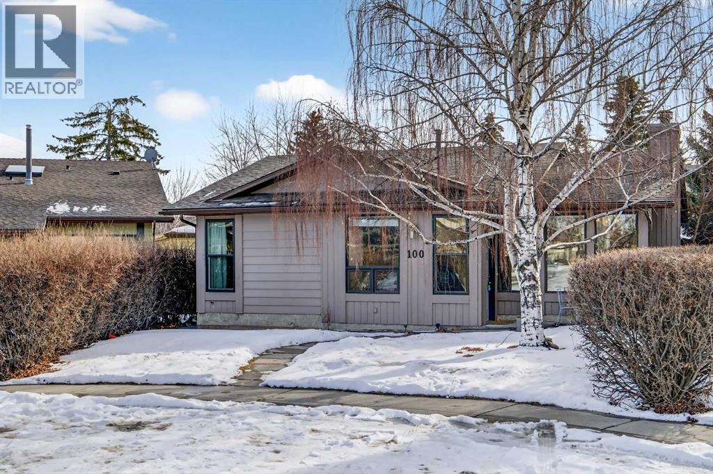 100 Strathcona Close SW