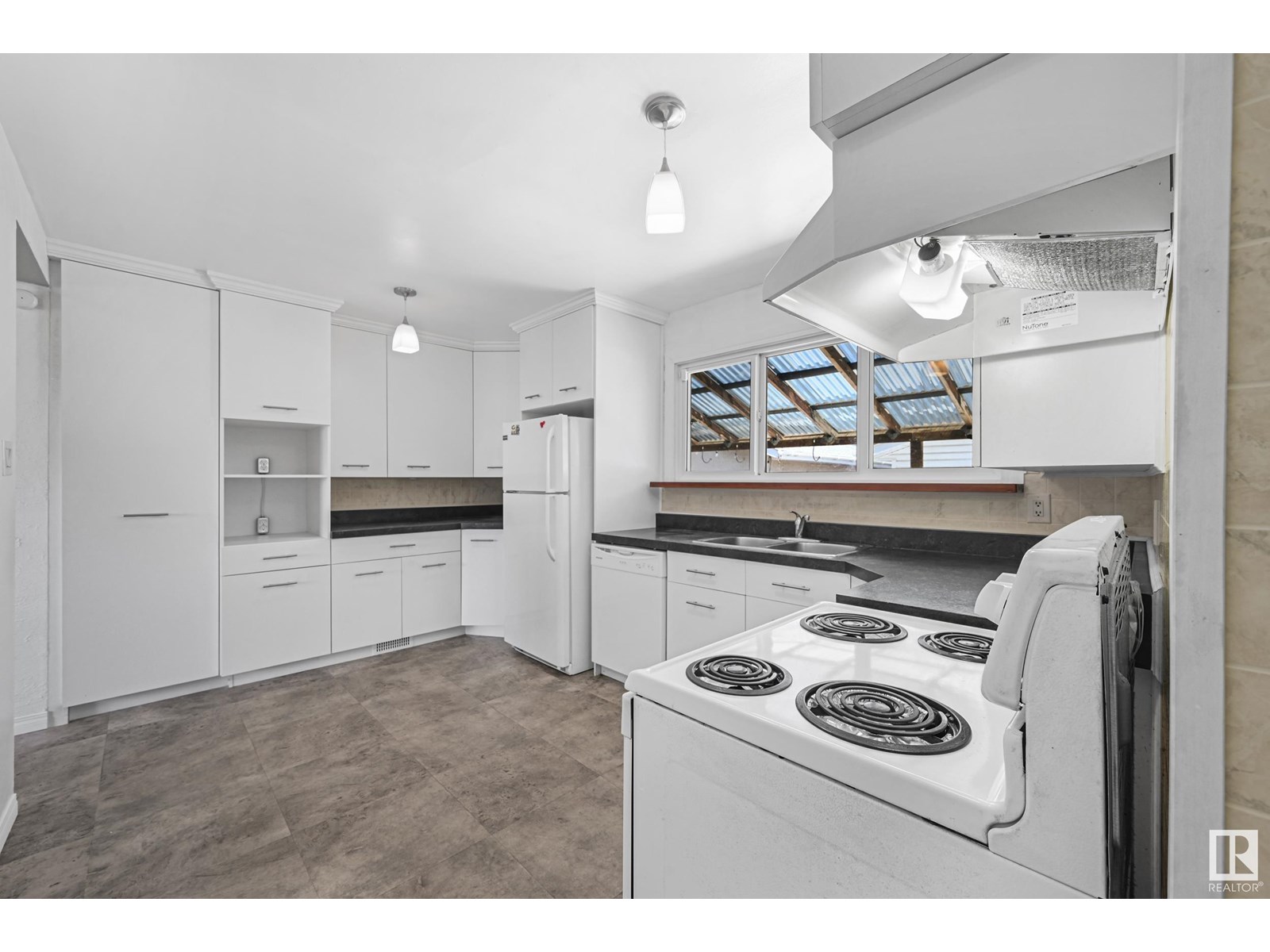 13317 85 ST NW