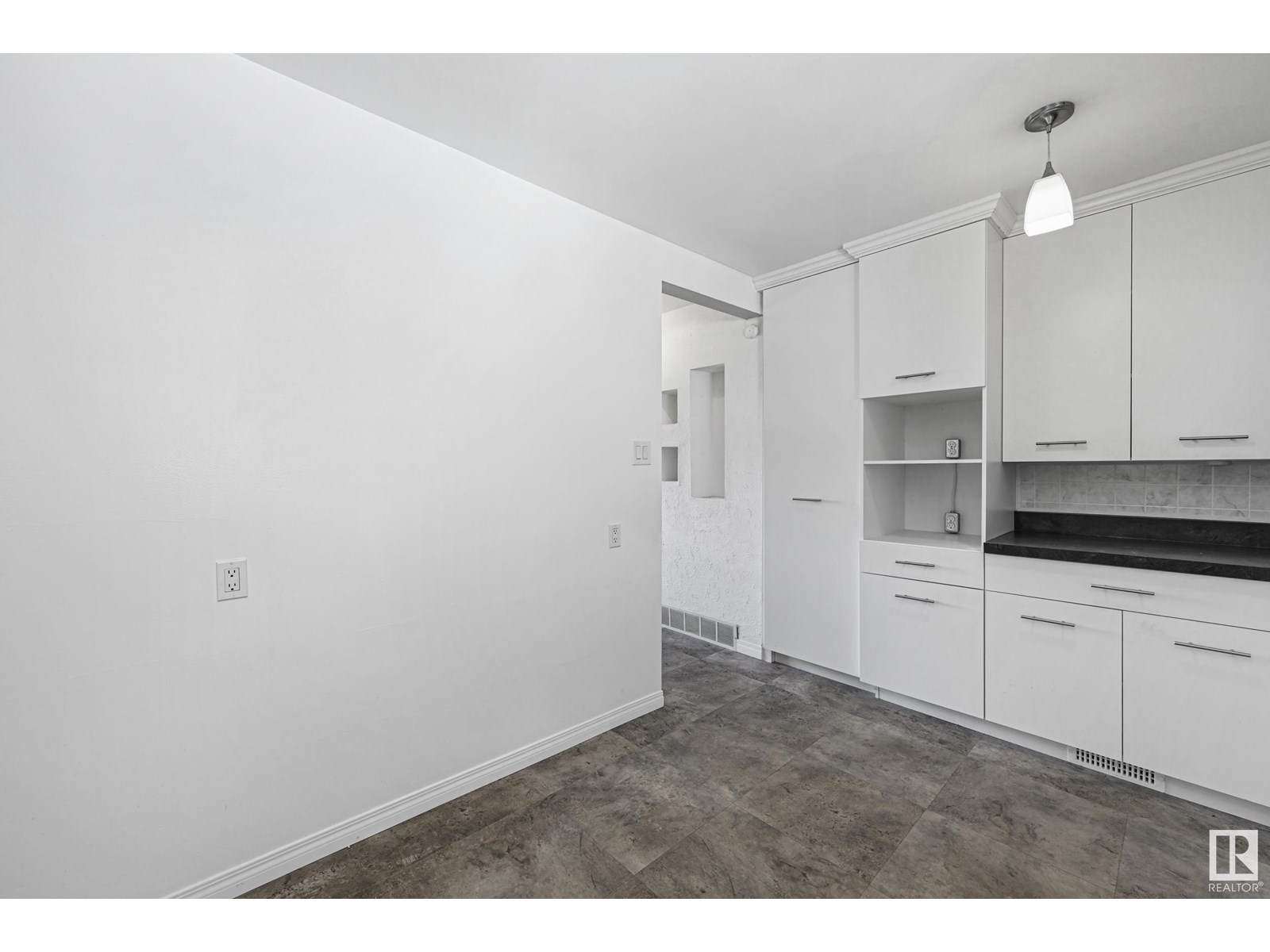 13317 85 ST NW
