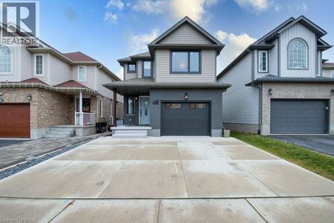 62 TOTTENHAM Street Kitchener ON N2R1V2