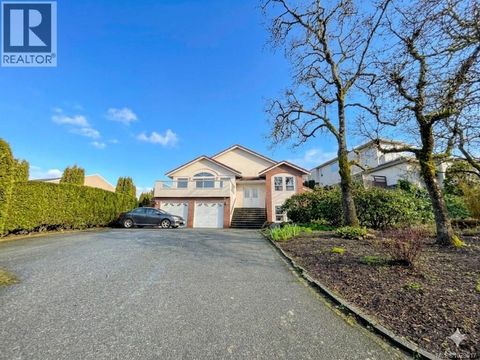 4268 Westervelt Pl Saanich BC V8X4W5