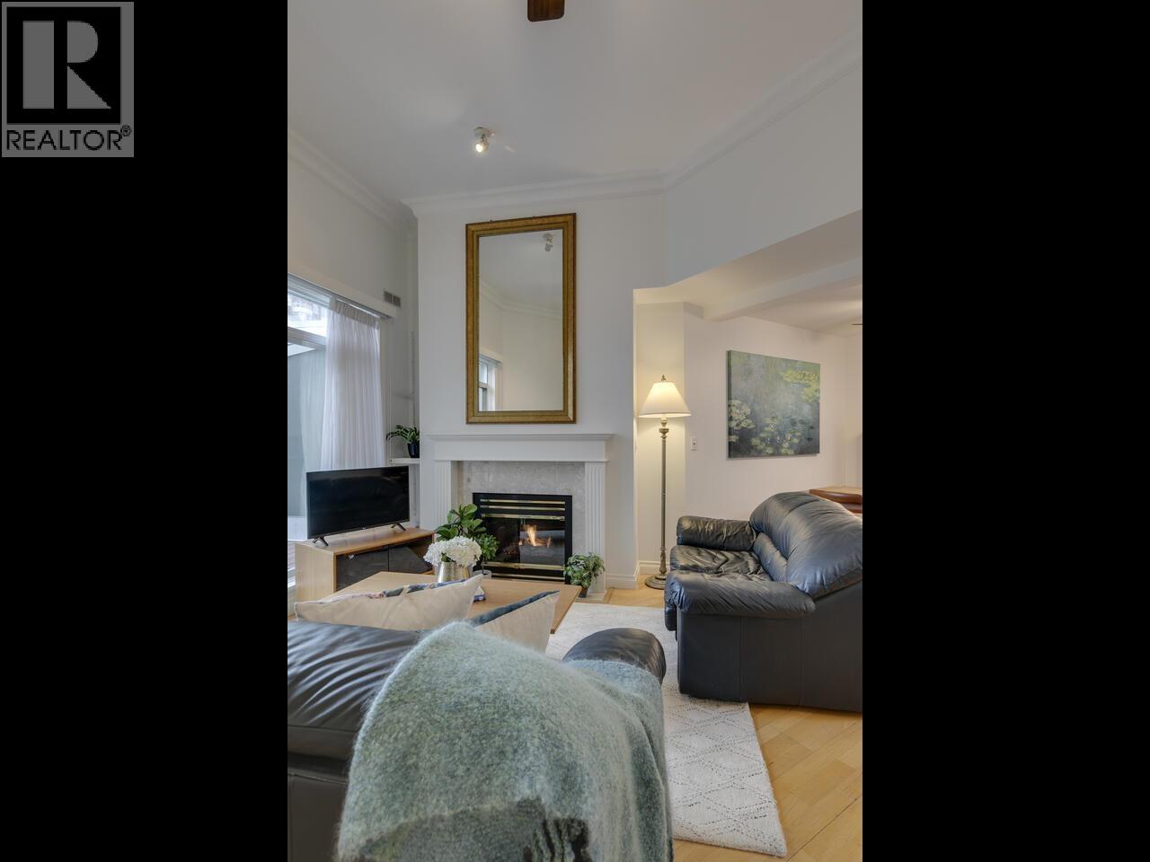 414 128 W 8TH STREET