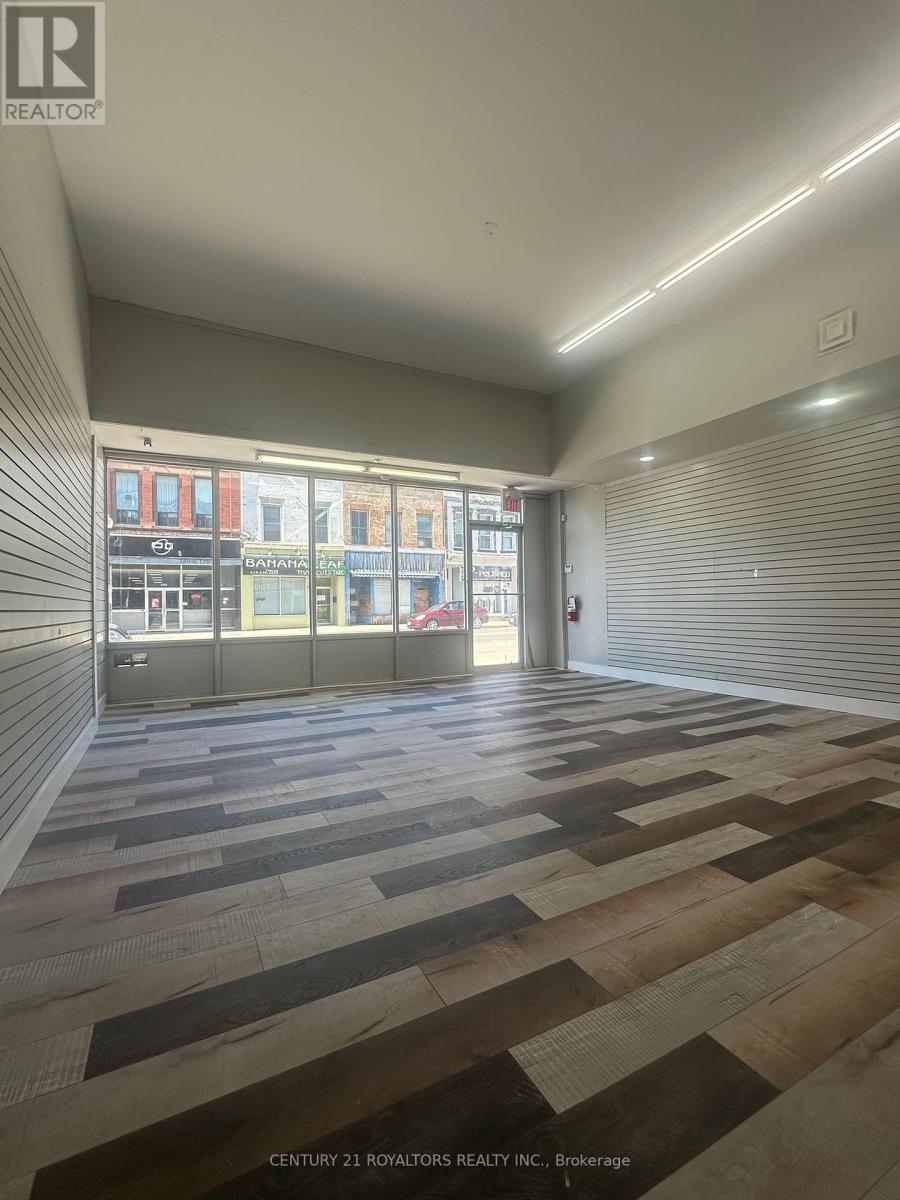 368 DUNDAS STREET