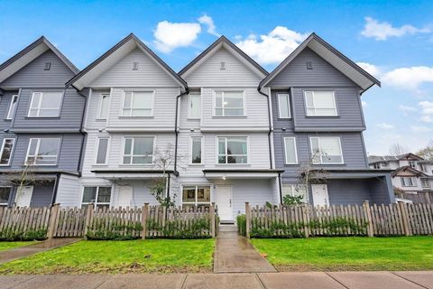 2 12088 76 AVENUE Surrey BC V3W5Z2