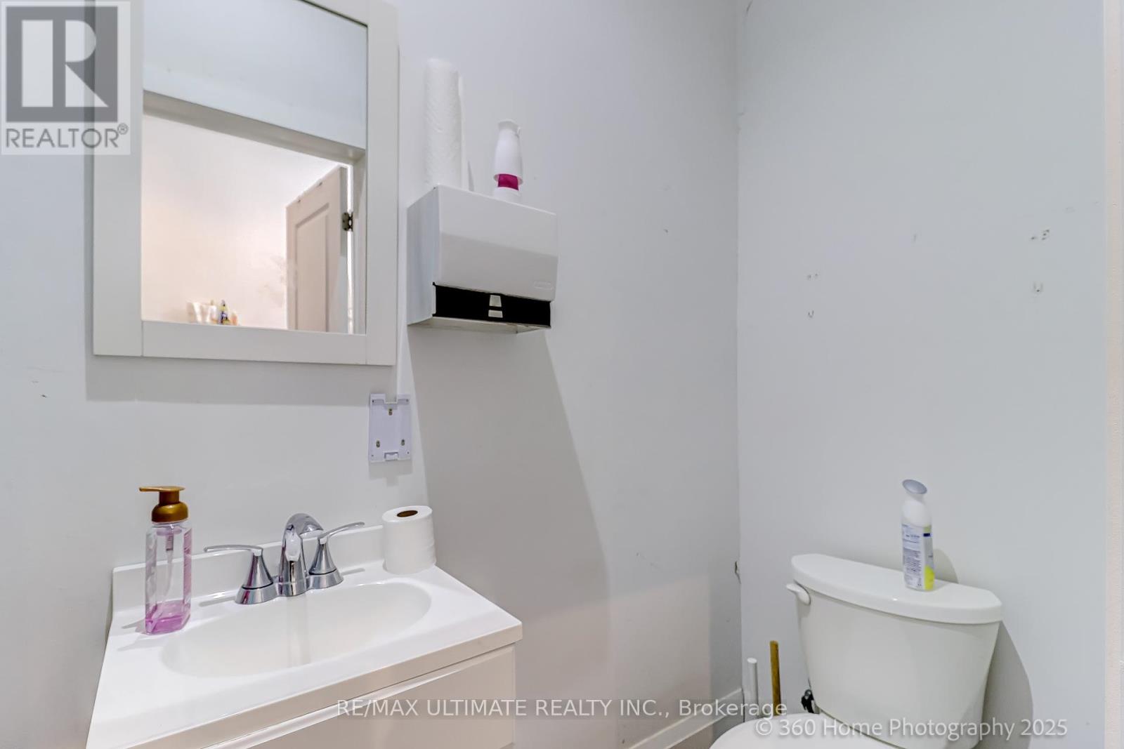 864 BROADVIEW AVENUE