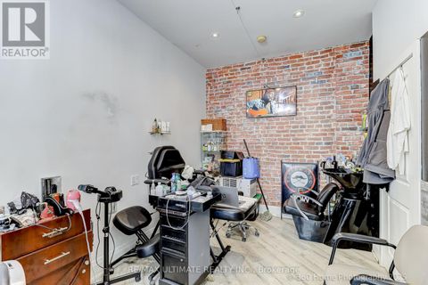 864 BROADVIEW AVENUE Toronto (Playter Estates-Danforth) ON M4K2R1