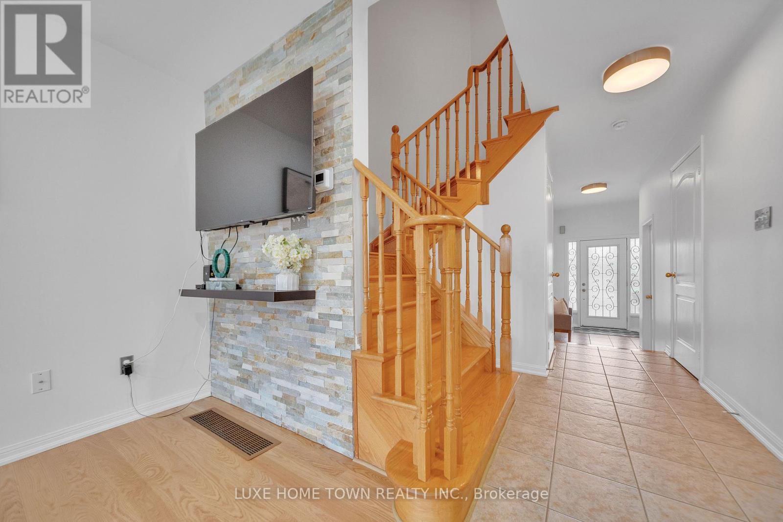 615 WILLMOTT CRESCENT