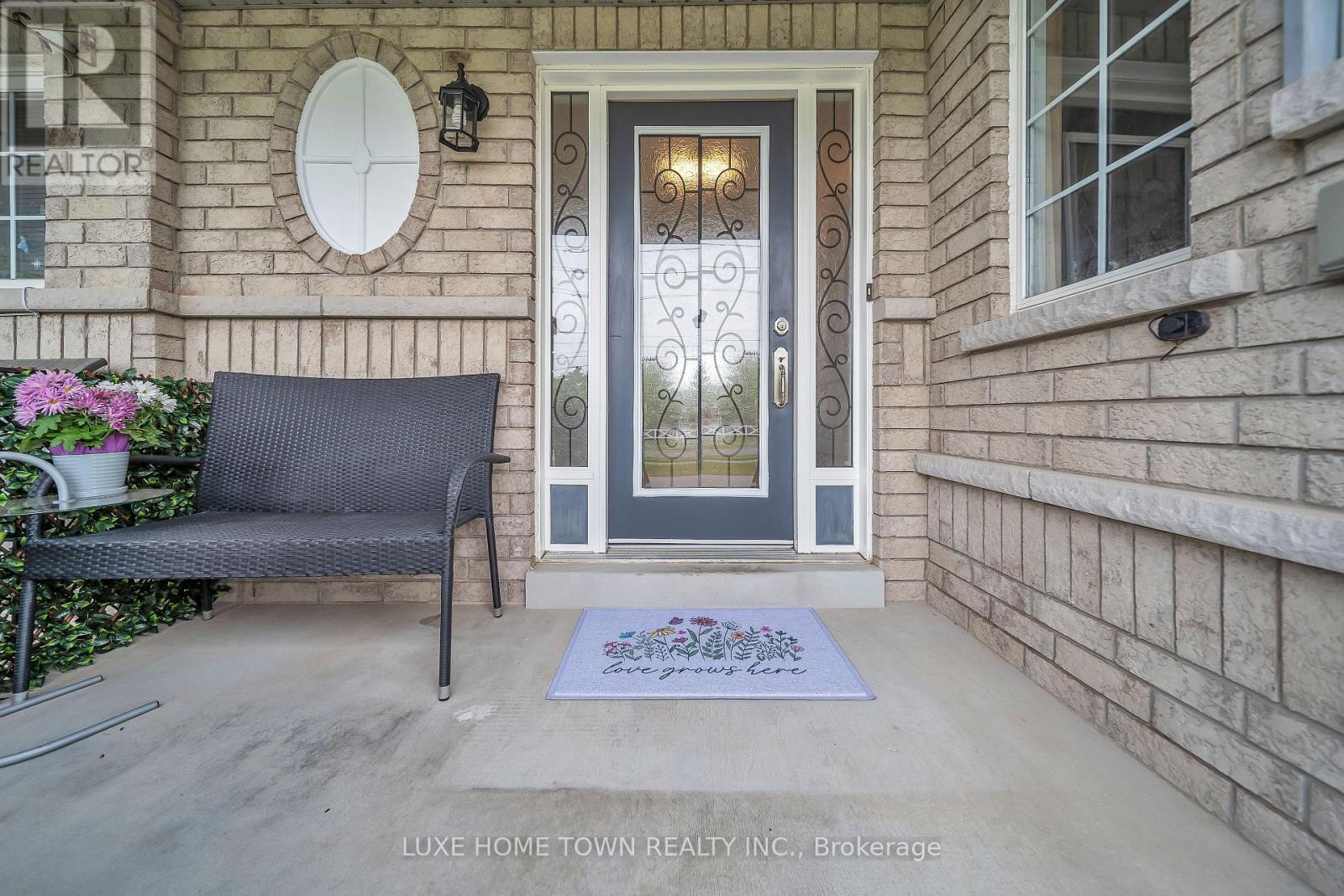 615 WILLMOTT CRESCENT