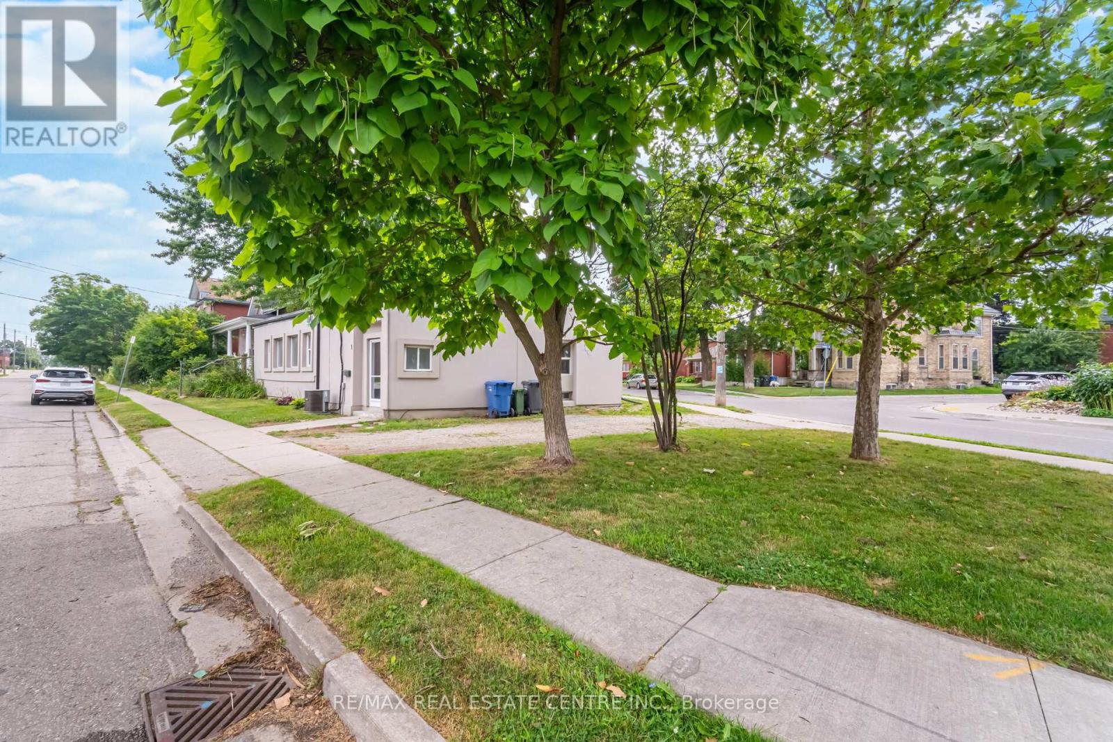 1 ONTARIO STREET