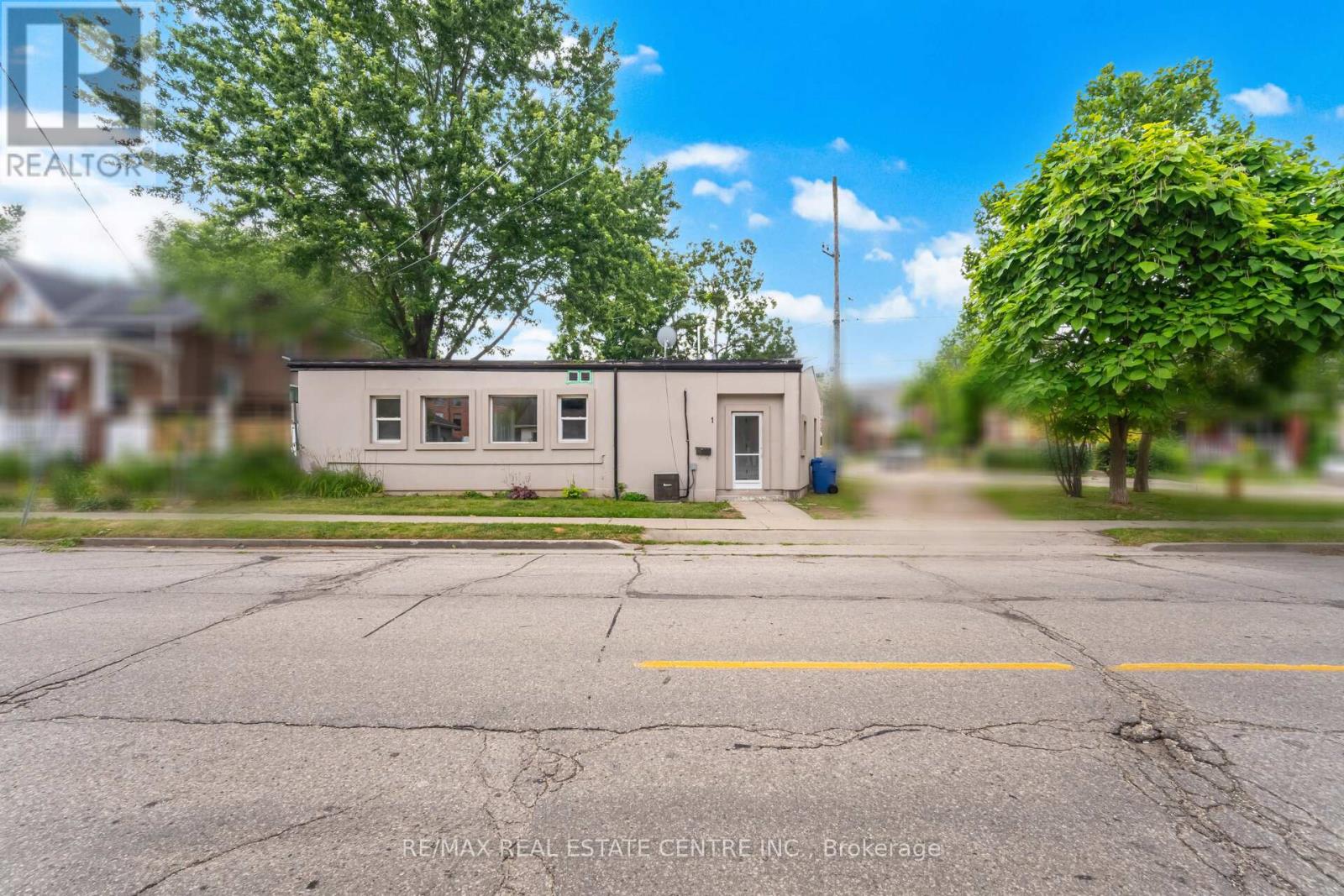 1 ONTARIO STREET