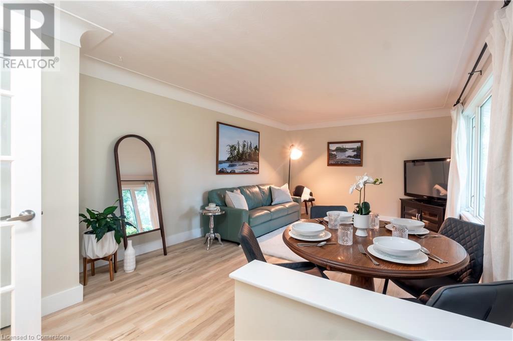955 CLOVERLEAF Drive