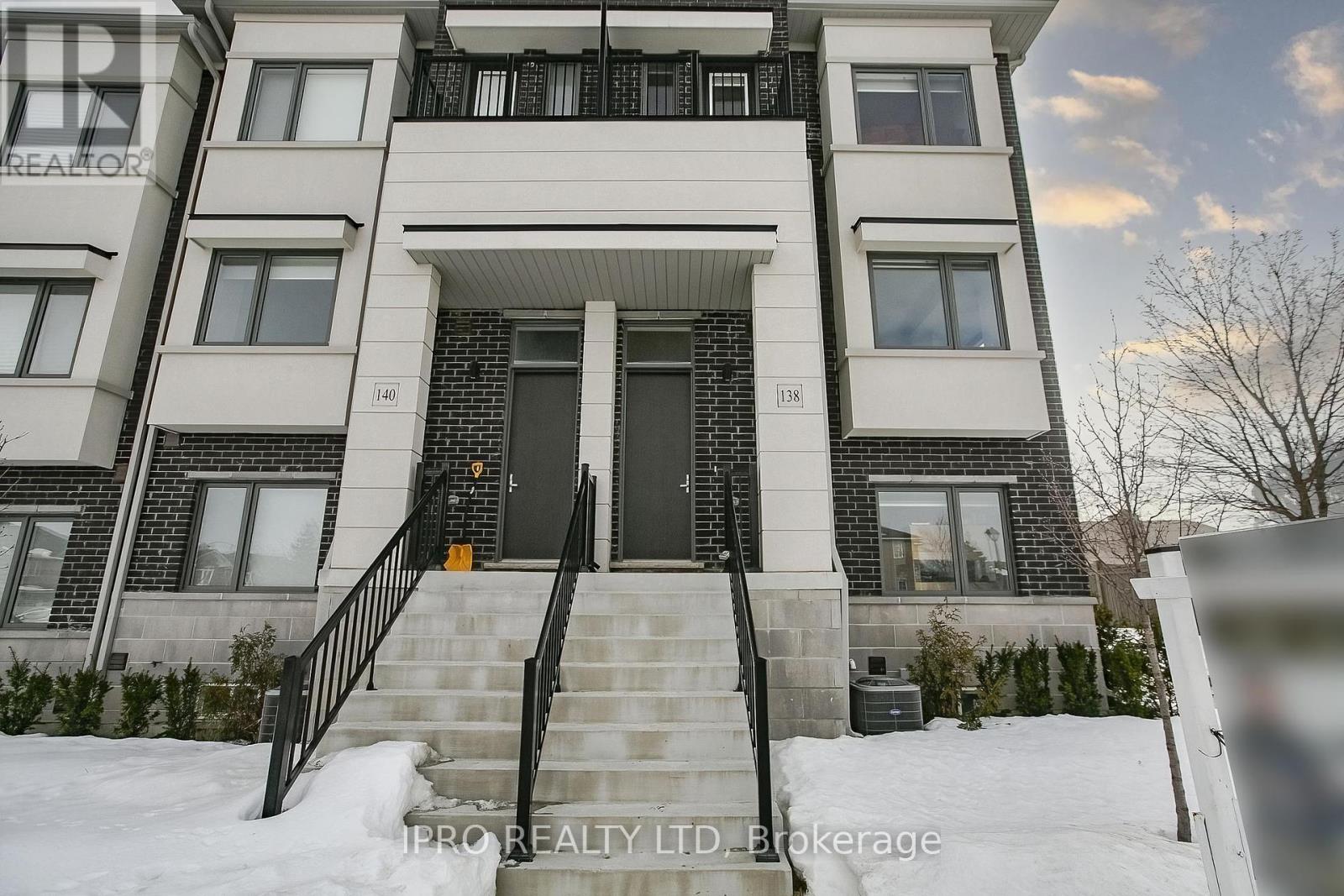 138 LANDSBRIDGE STREET