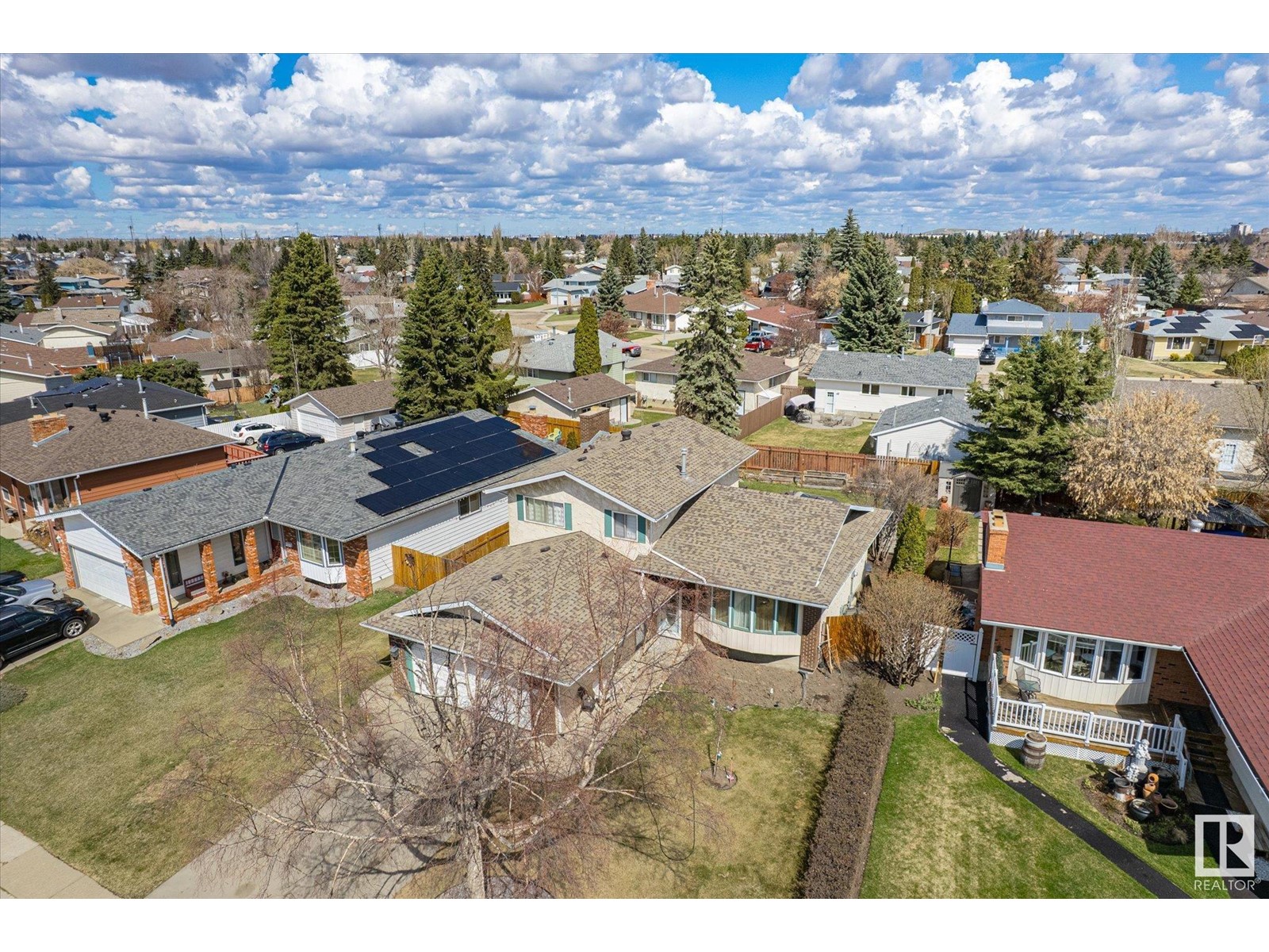 18608 89 AV NW