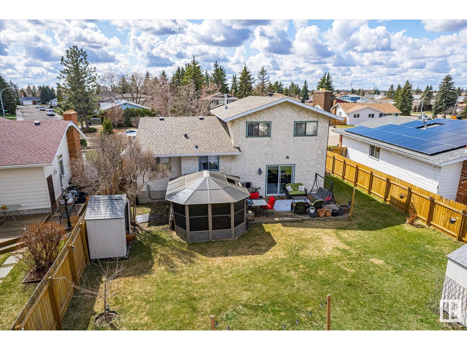 18608 89 AV NW