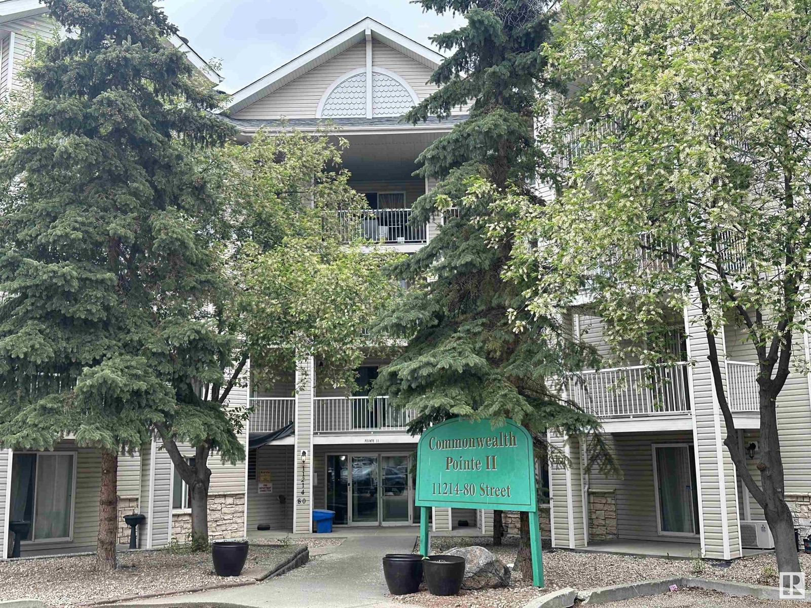 #2305 11214 80 ST NW