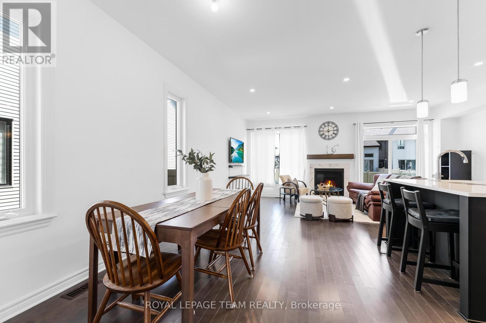393 CORNICE ST STREET