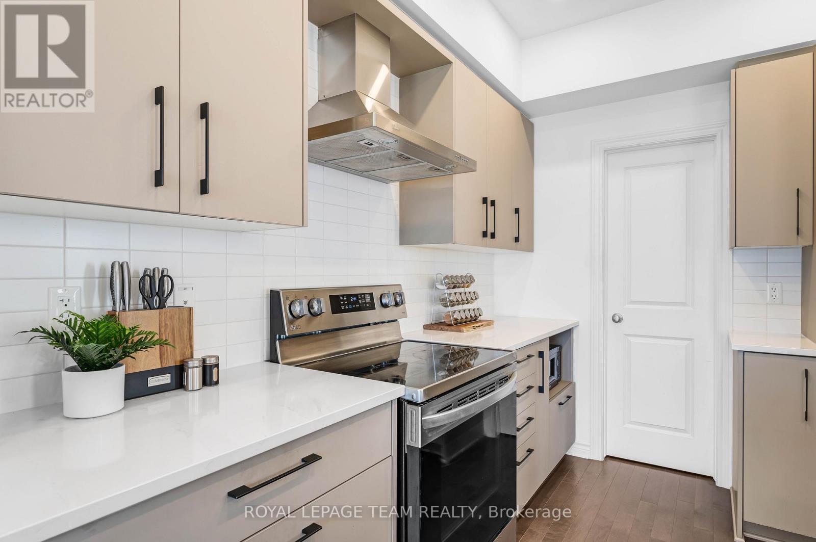 393 CORNICE ST STREET