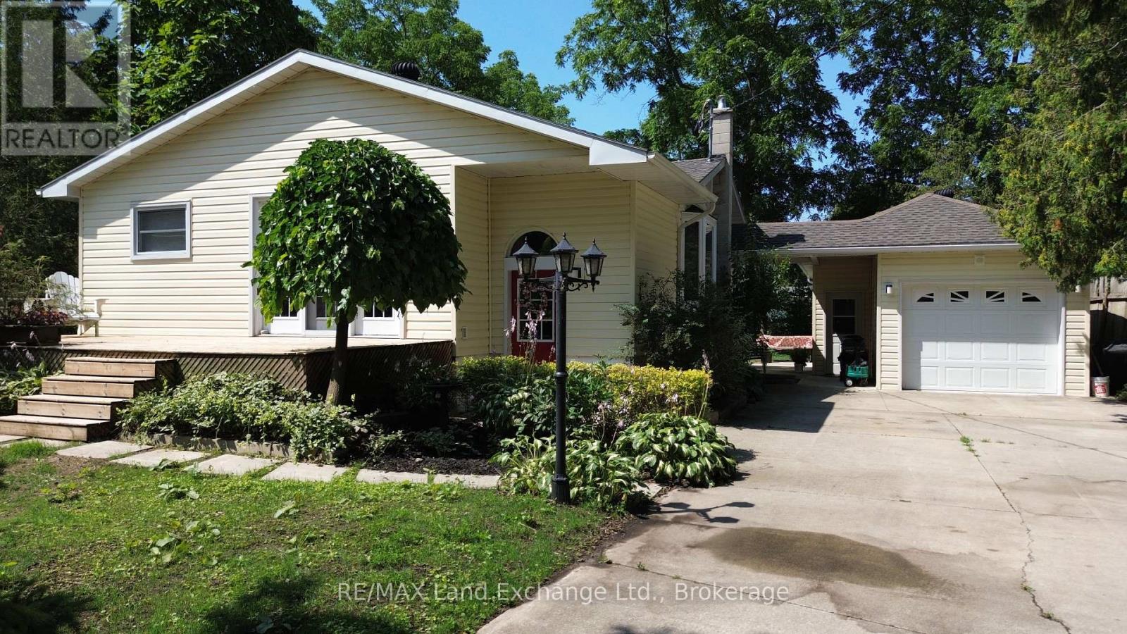 213 HURON RD, R. R. #1 ROAD