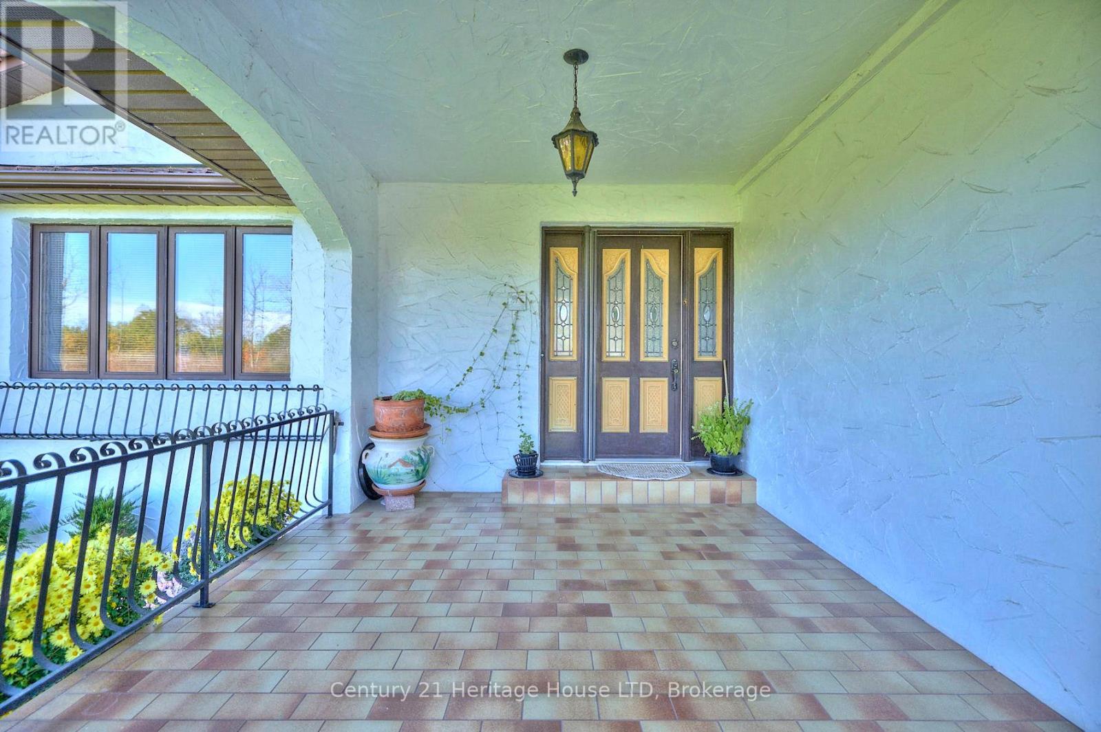 191 CAIRNS CRESCENT