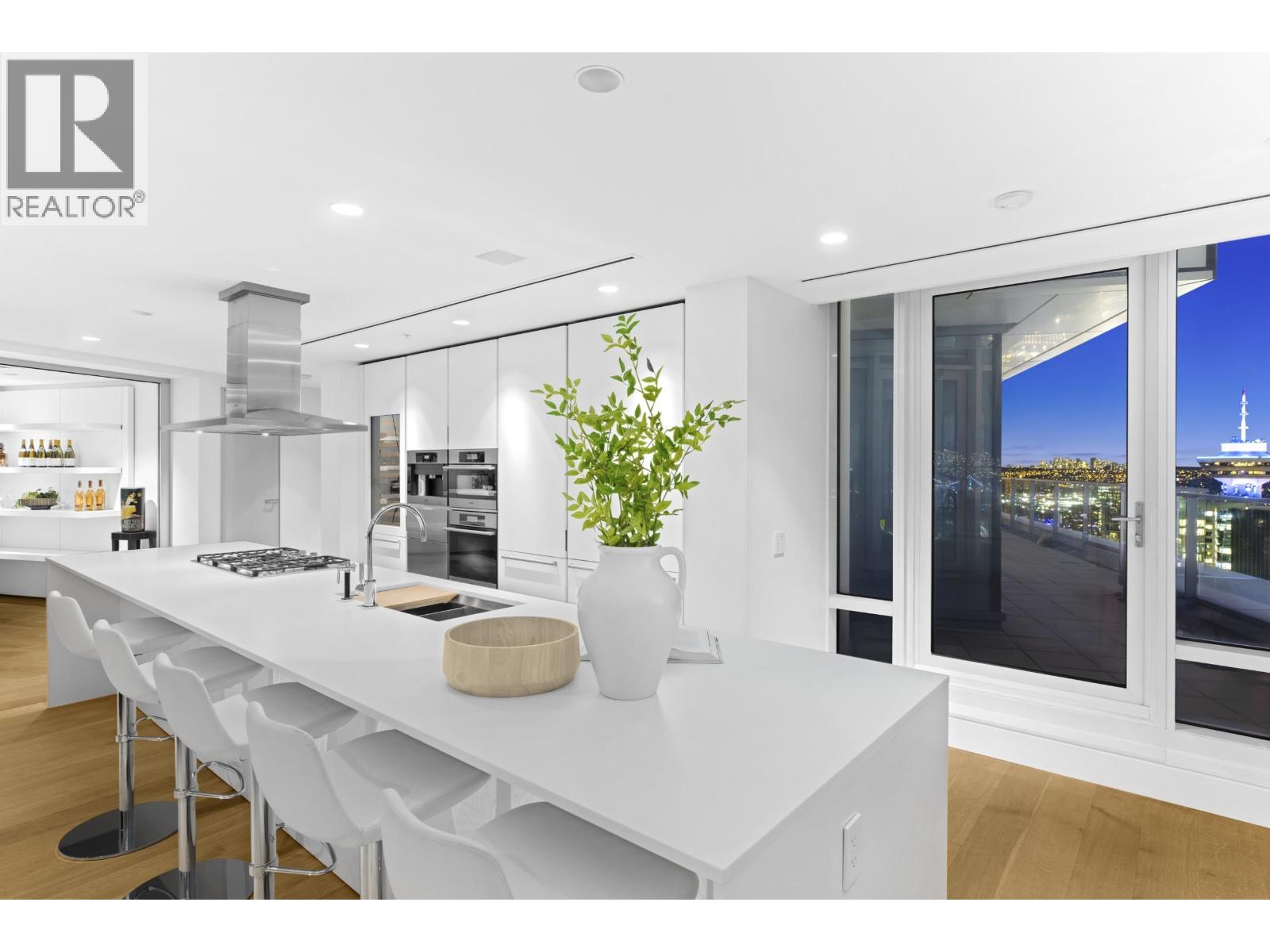 4602 1011 W CORDOVA STREET