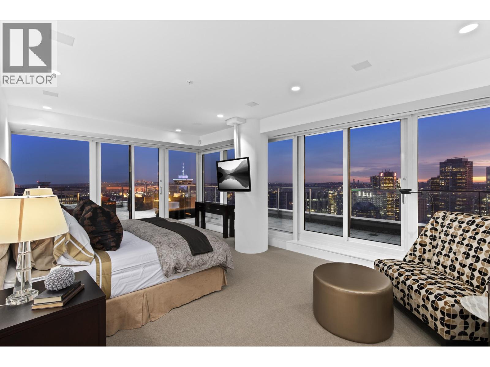 4602 1011 W CORDOVA STREET