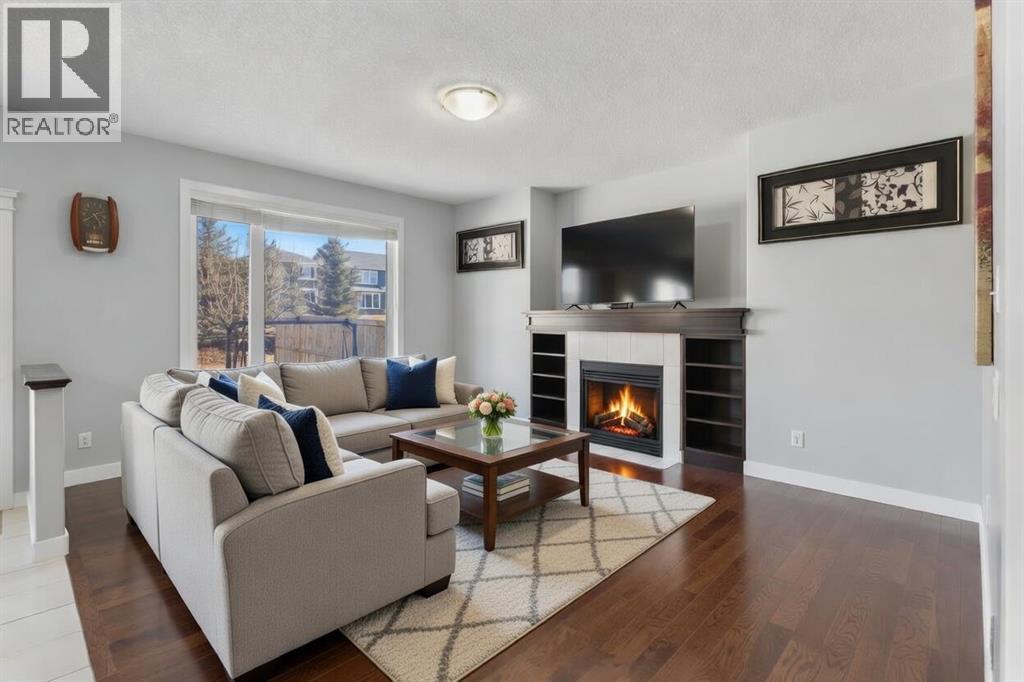 16 Redstone Parade NE