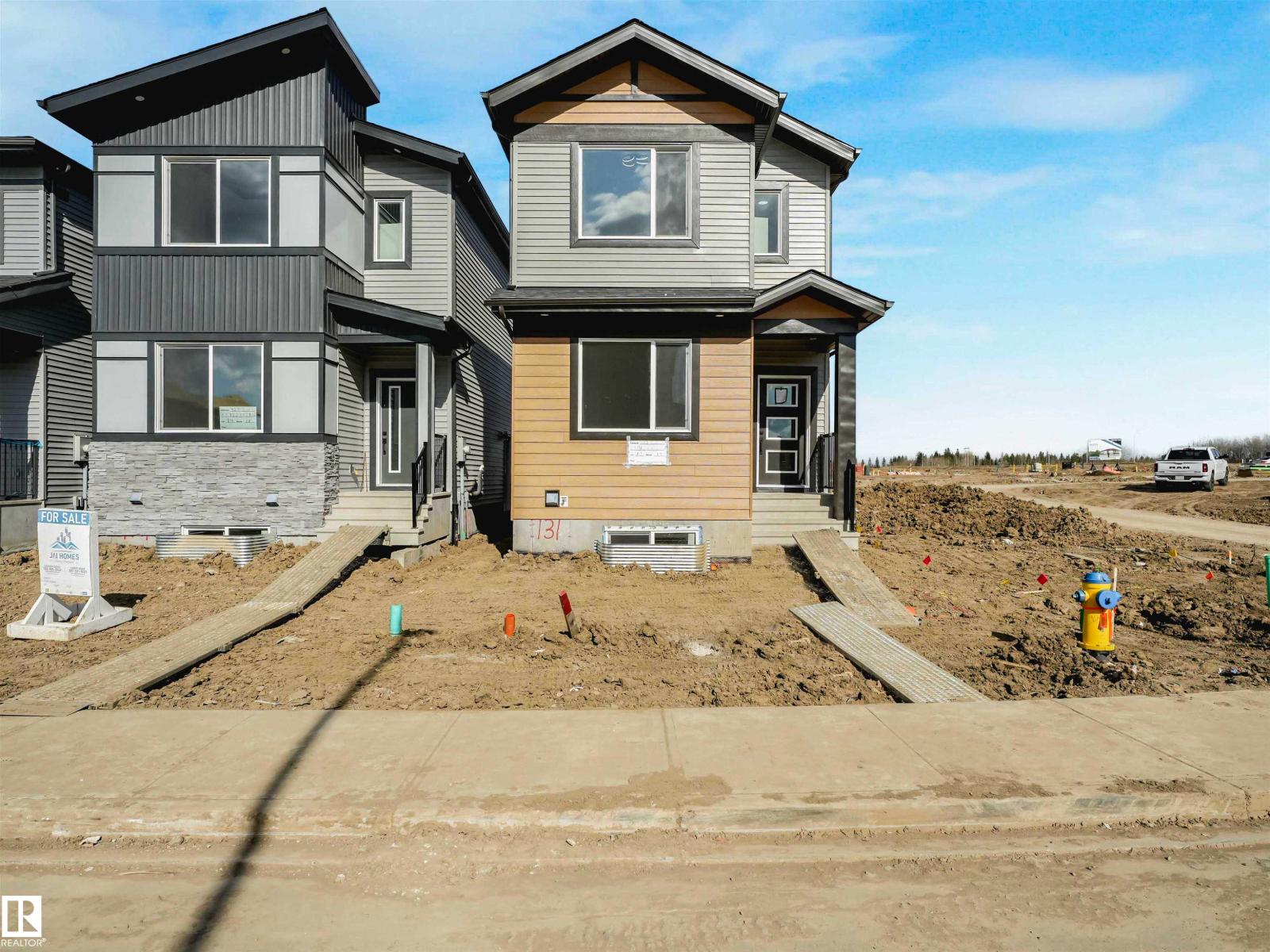731 30 ST SW