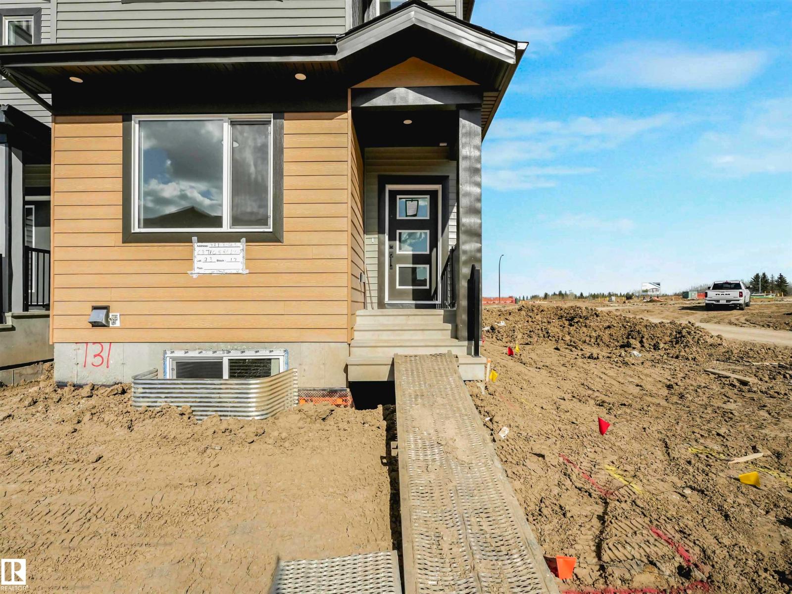 731 30 ST SW