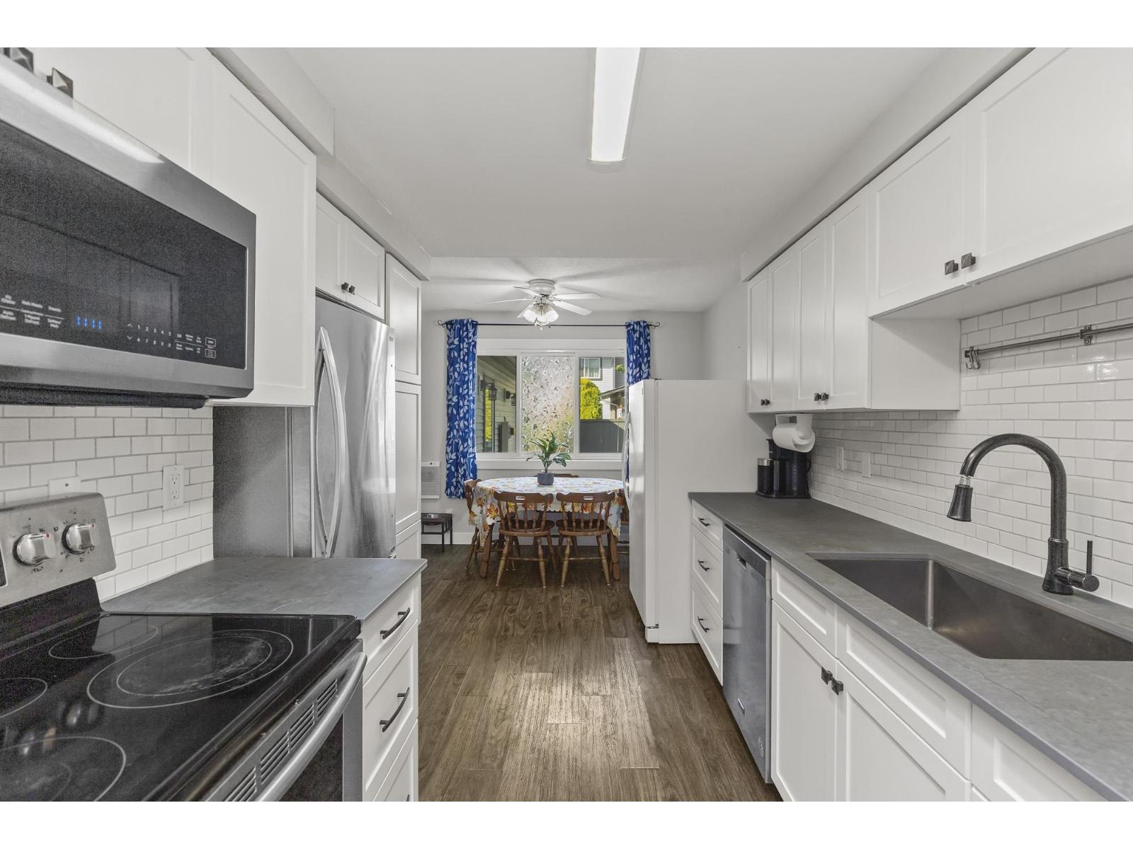 46 46689 FIRST AVENUE|Chilliwack Proper East