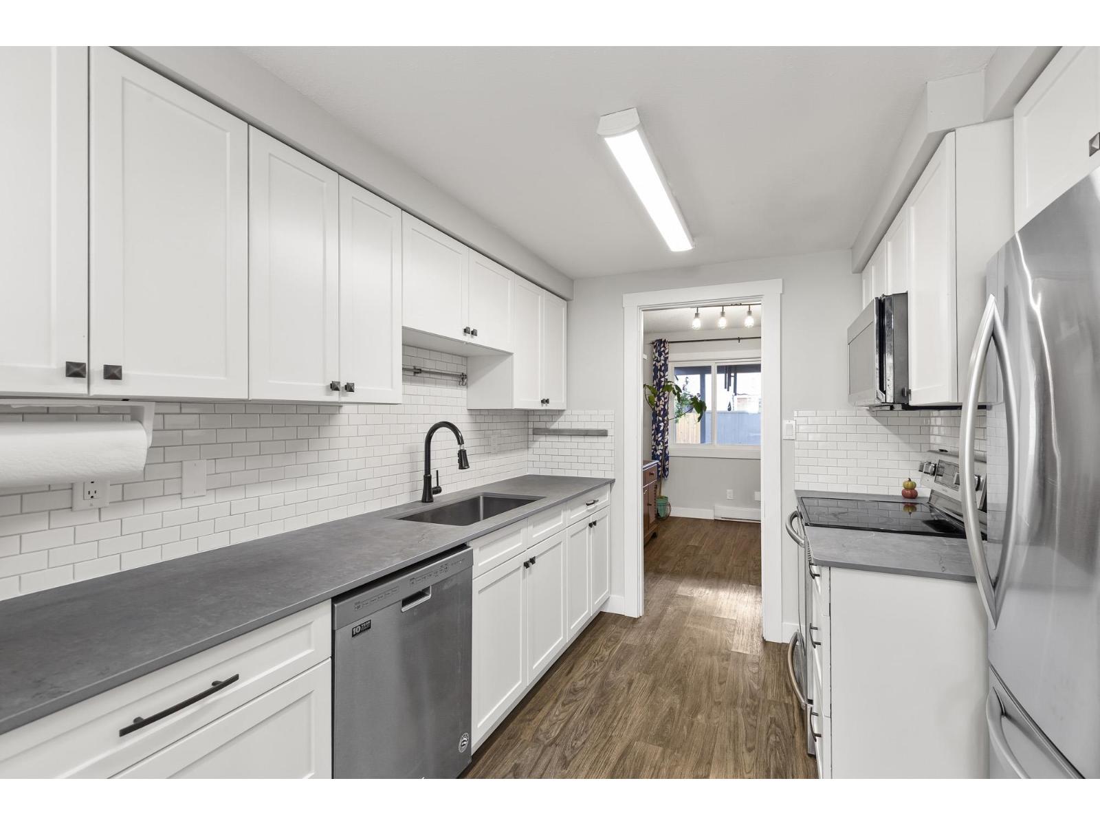 46 46689 FIRST AVENUE|Chilliwack Proper East