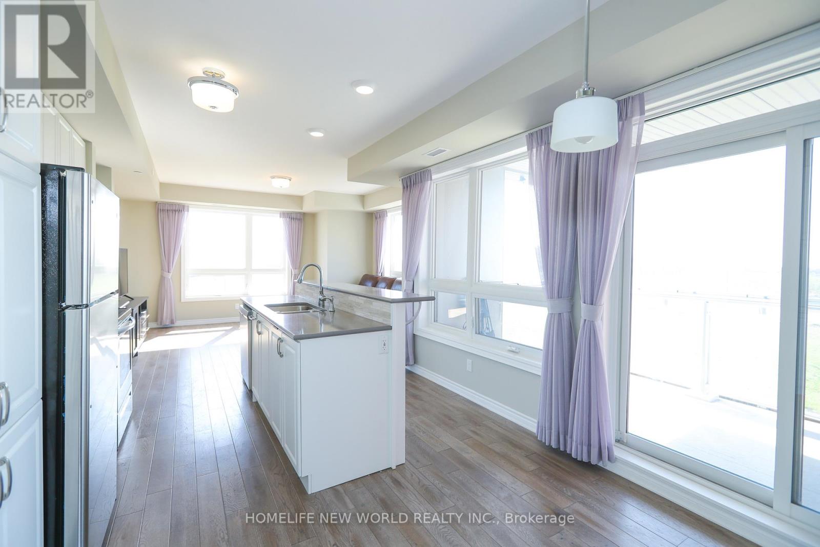 405 - 2 ADAM SELLERS STREET