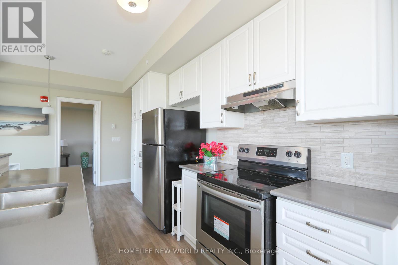 405 - 2 ADAM SELLERS STREET