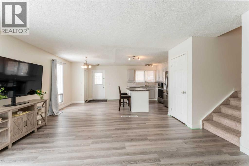 147 Templewood Drive NE