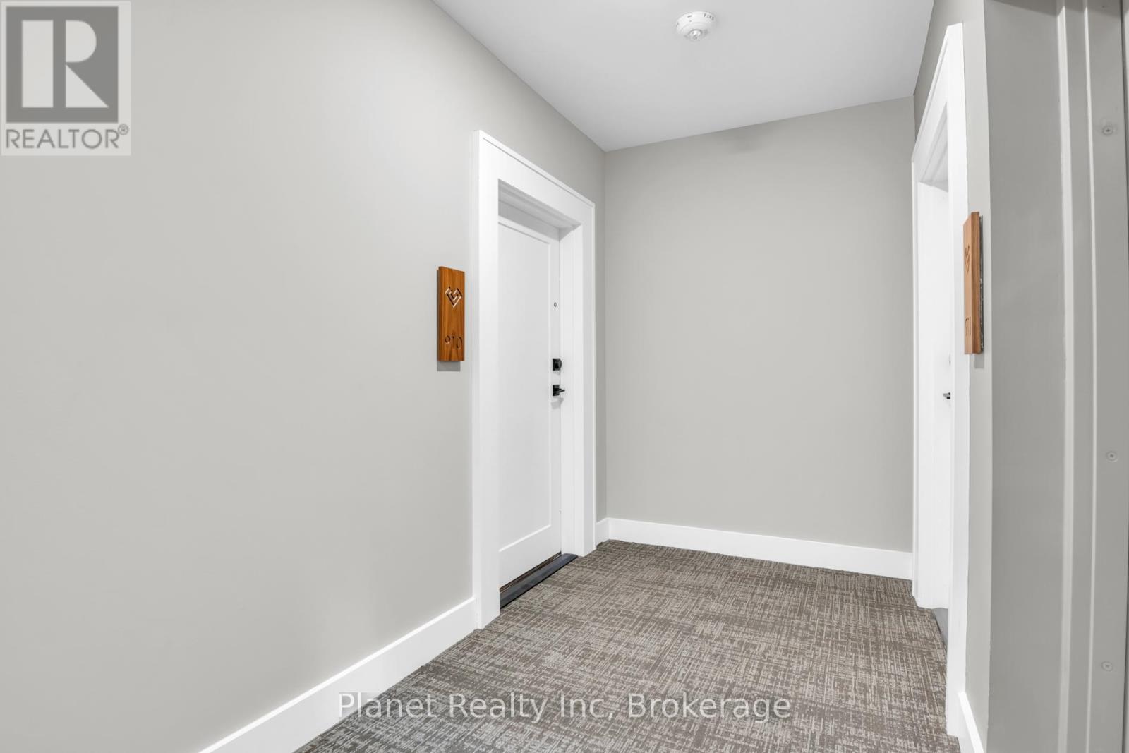 910 - 1878 GORDON STREET