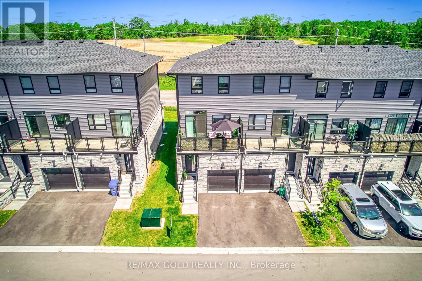 90 - 51 SPARROW AVENUE